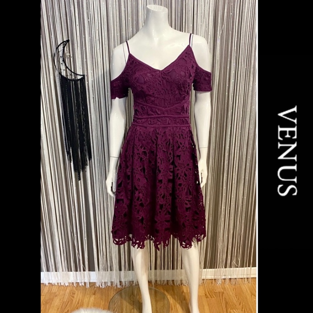 🔻SALE🔻VENUS🔹NEW WITH TAG